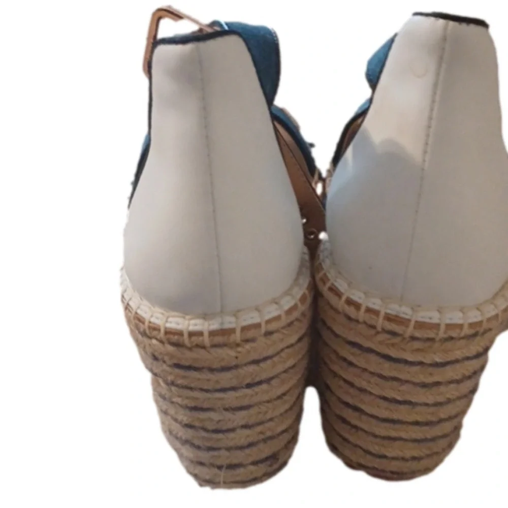 Cabi wedgewhite denim  Espadrilles. Size 8. Great for travel!